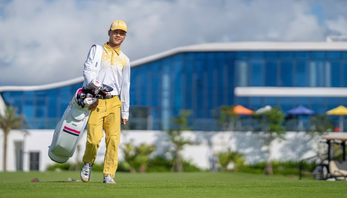 Dragon Golf Links: Tuyển nhân viên caddy